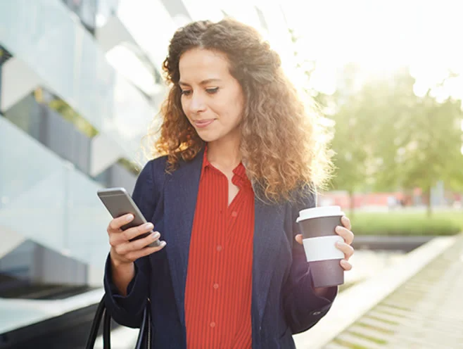 zoom_R4B_Wireless_Image_10_SAM095628_Getty_519520560_v2_Thumbnail